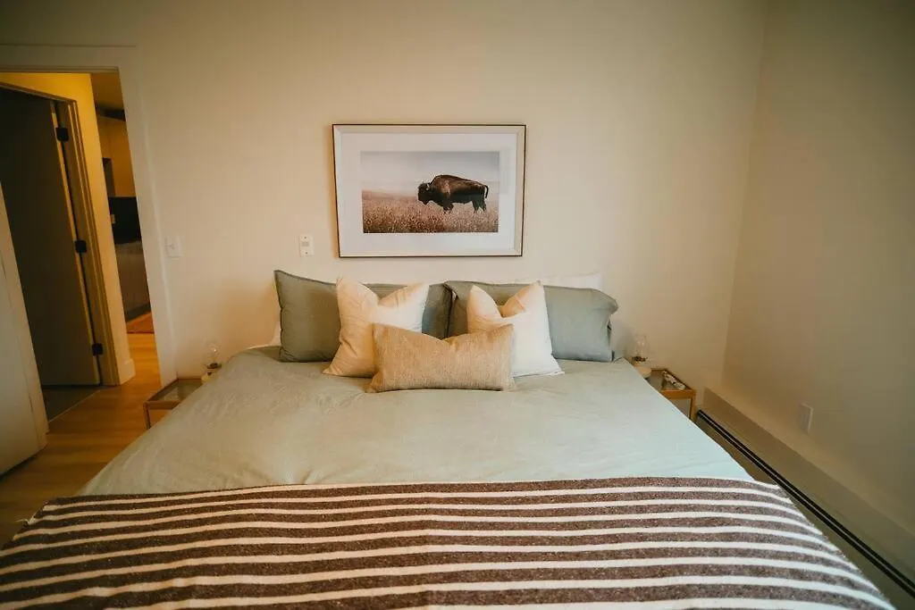 Chic Cozy Retreat - 2Br - Stunning North End Views Apartment Halifax 0*,  Canada