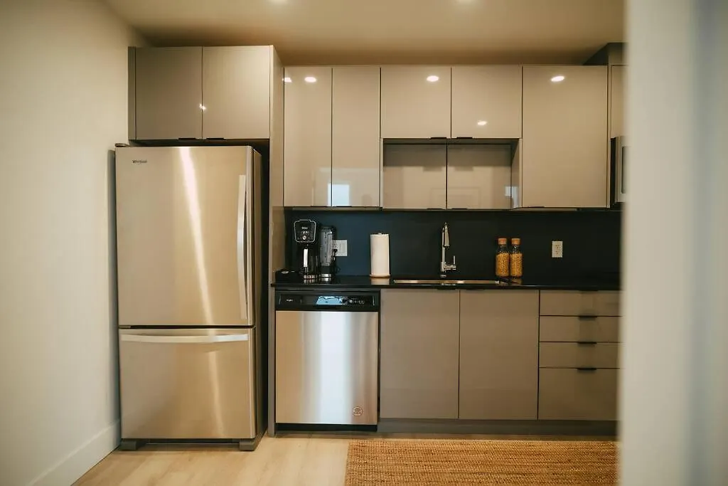 Chic Cozy Retreat - 2Br - Stunning North End Views Apartment Halifax