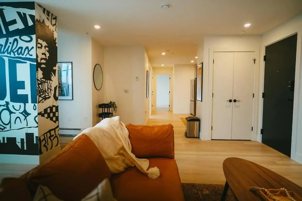 Chic Cozy Retreat - 2Br - Stunning North End Views Apartment Halifax Canada